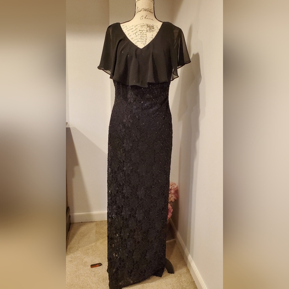CONNECTED APP. Maxi Black Sleeveless, V Neck, Small Cape,Sparkle Details, Size 6 - Picture 1 of 9